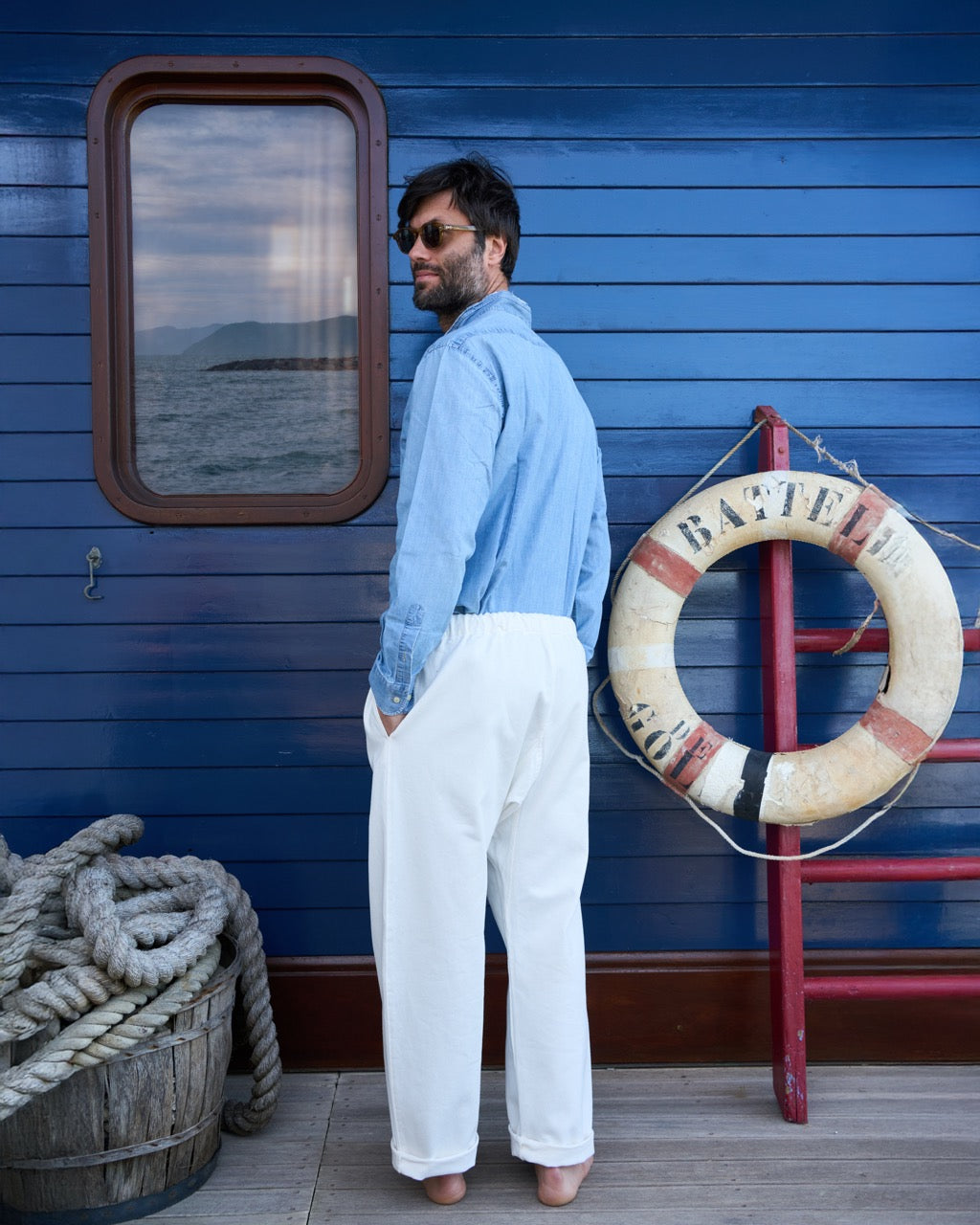 Pantalone da lavoro giapponese uomo bianco, risvoltato alla caviglia