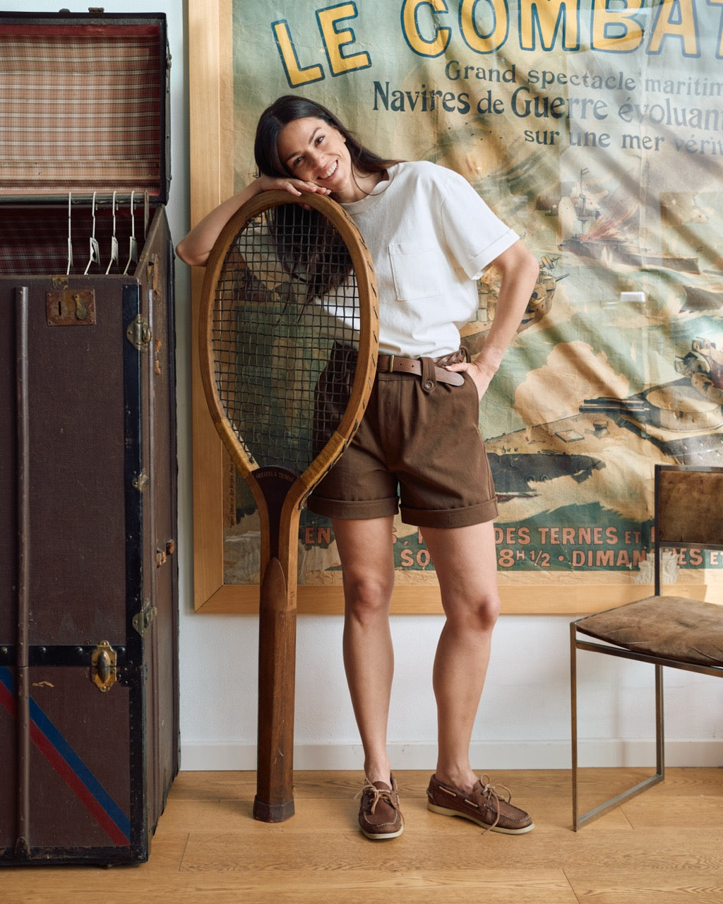 Bermuda donna marrone in cotone Manteco, indossati